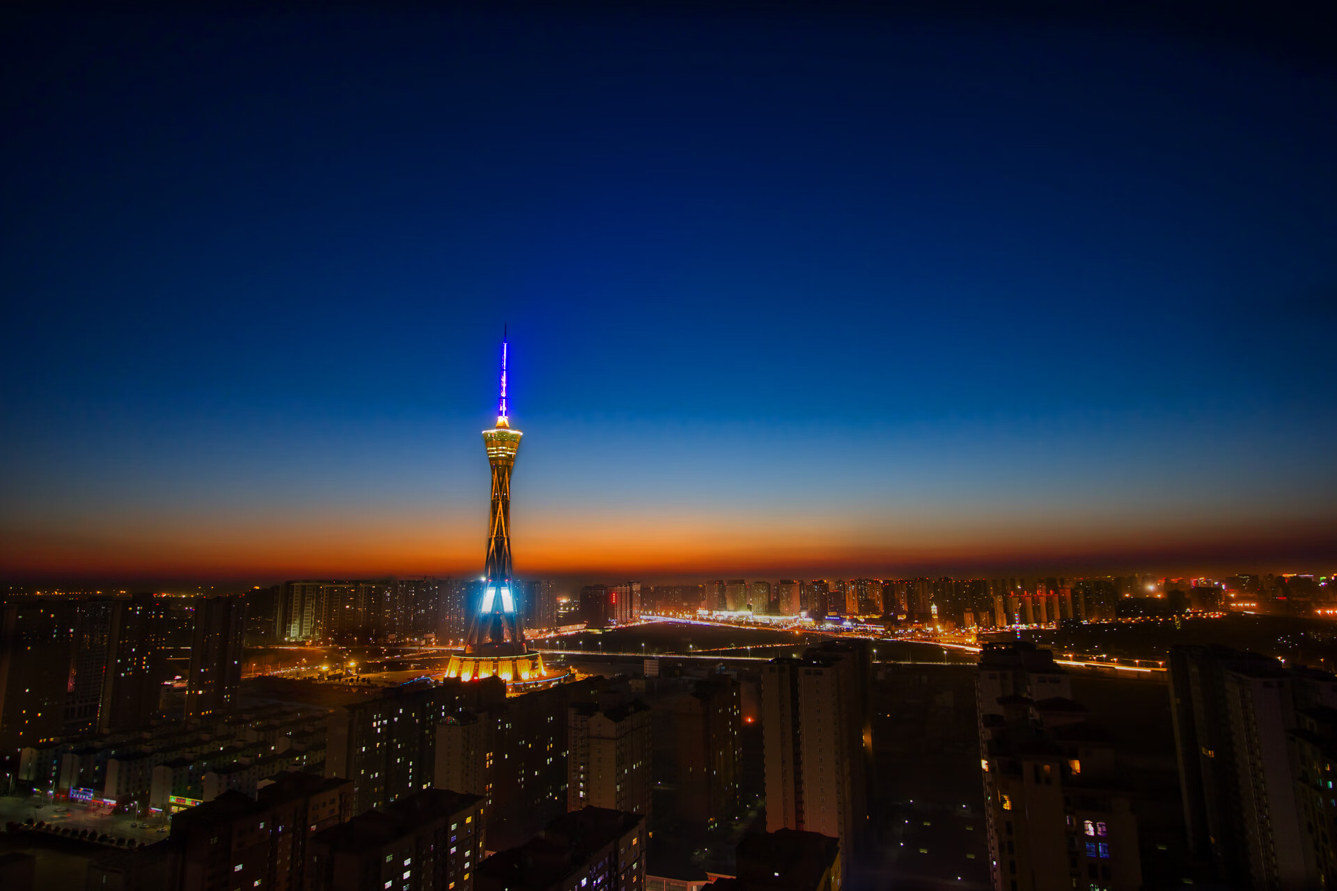 开云体育平台APP-火箭年轻阵容打出惊喜逆转灰熊，火箭熊退役