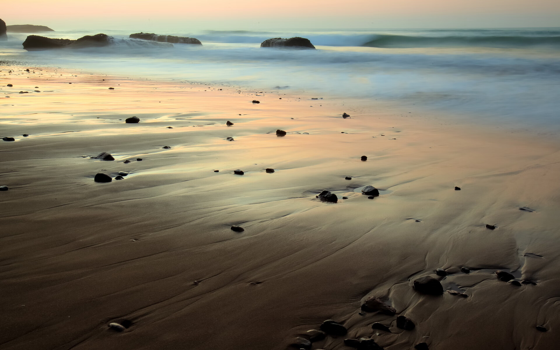中国女篮积极备战国际热身赛 教练关注细节调整，中国女篮现教练